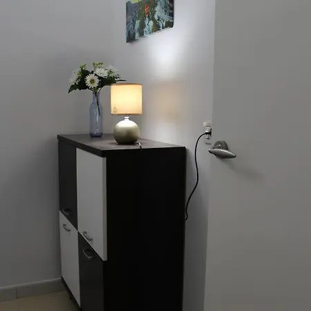 2 Piso Tipo Estudio Apartamento *